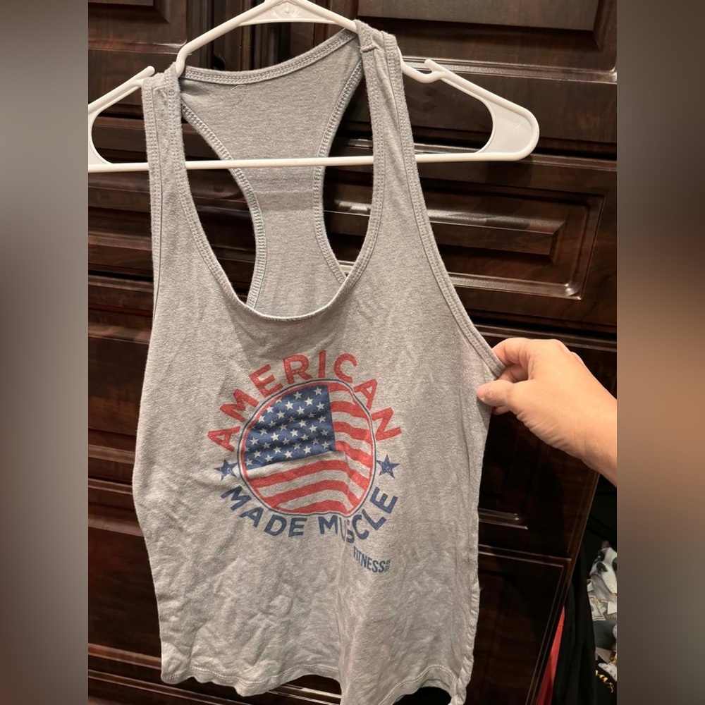 American Made Muscle Gray Tank Top size MEDIUM pit to pit 14in